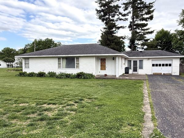 312 E Main Street, Farmersburg, IN 47850