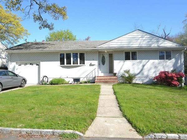 56 Jerome Street , Lindenhurst, NY 11757