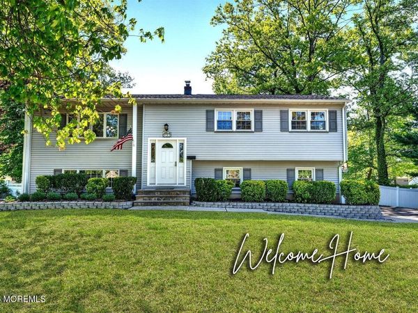 33 Bayberry Lane, New Monmouth, NJ 07748