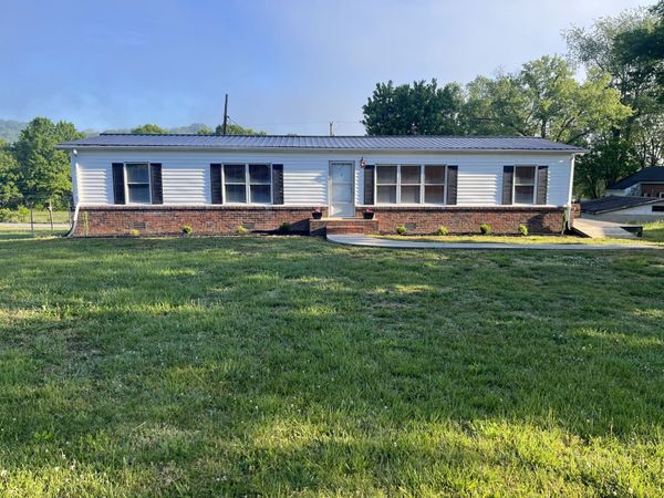 320 Lebanon Hwy , Carthage, TN 37030