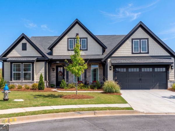 426 Clear Lake Parkway, Hoschton, GA 30548