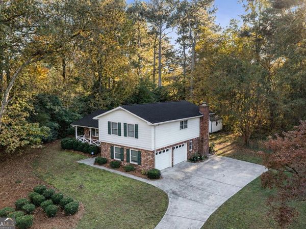 2252 Valley Creek Circle, Snellville, GA 30078