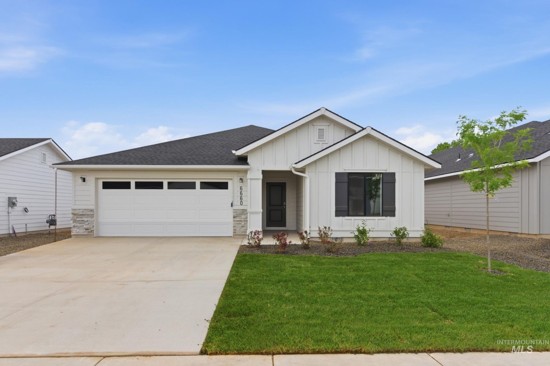 6660 W Plateau Creek Dr, Meridian, ID 83646 Main Photo