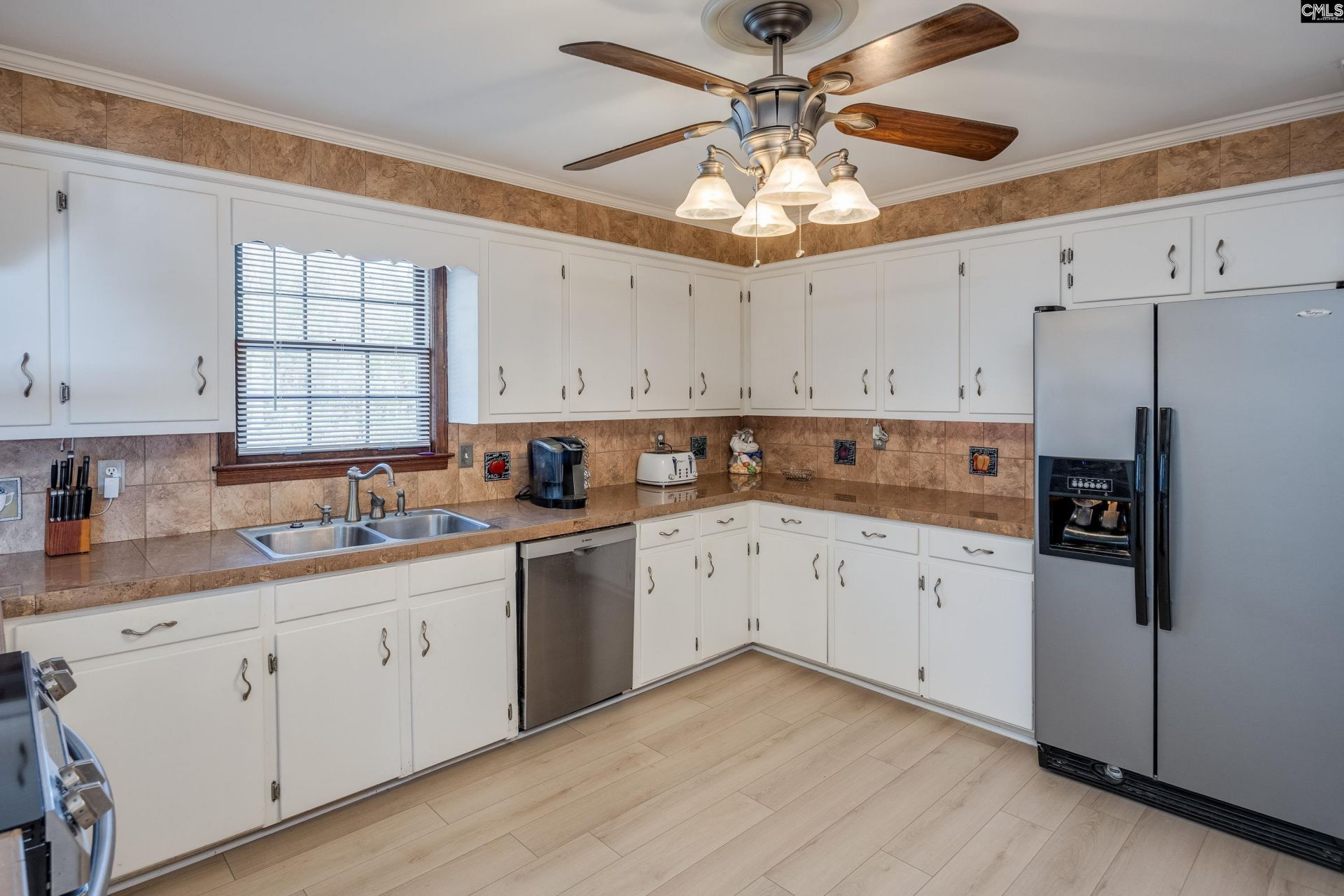 540 Lakeshore Drive  Photo 16