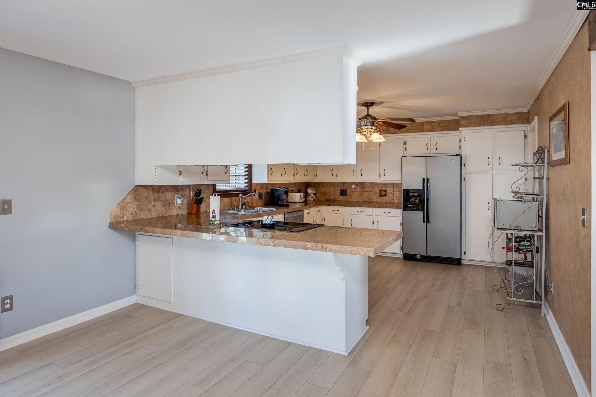 540 Lakeshore Drive  Photo 22