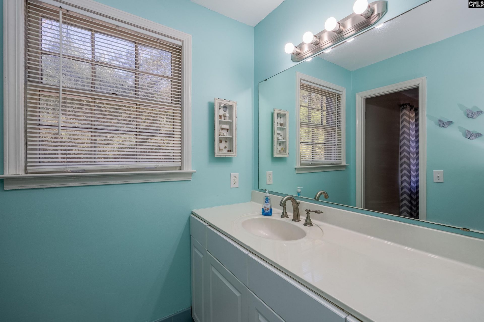 540 Lakeshore Drive  Photo 32