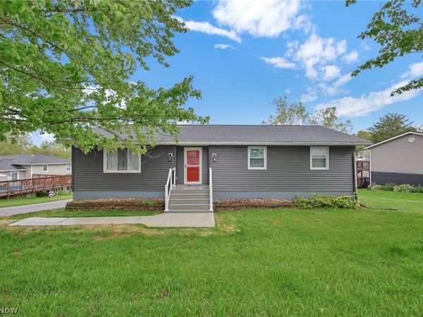 3285 Lakewood Drive, Zanesville, OH 43701