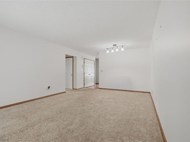 810 Southwestern Run, Unit 23, Poland, OH 44514 Photo 13