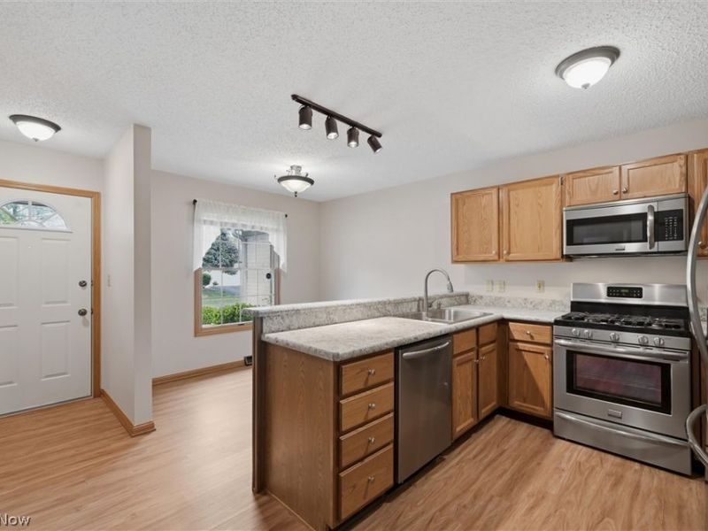 810 Southwestern Run, Unit 23, Poland, OH 44514 Photo 5