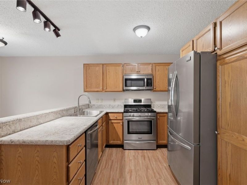 810 Southwestern Run, Unit 23, Poland, OH 44514 Photo 6