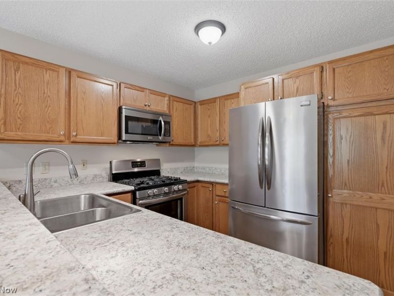 810 Southwestern Run, Unit 23, Poland, OH 44514 Photo 9