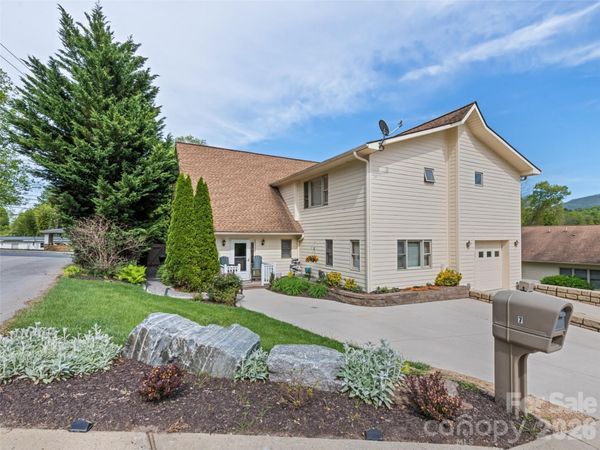 7 Bage Street , Waynesville, NC 28786