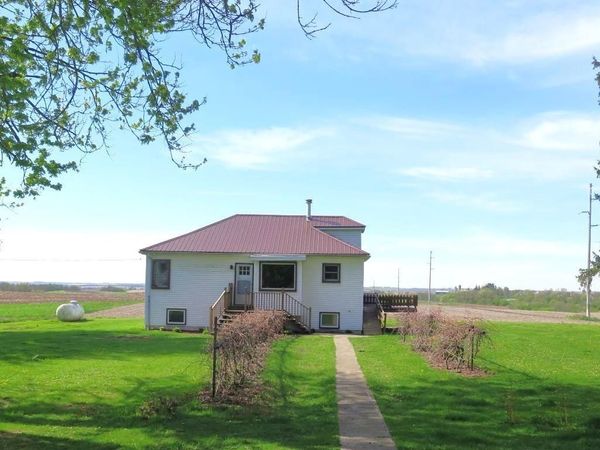 1124 185th Avenue, Ossian, IA 52161
