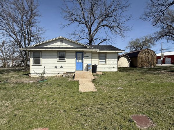 102 W Main Avenue, Ava, MO 65608