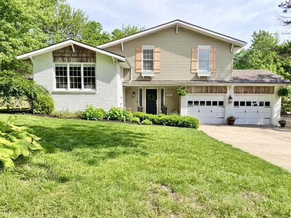 2013 E Swallow Street , Springfield, MO 65804