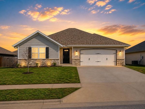 5601 W Pecan Street , Springfield, MO 65802
