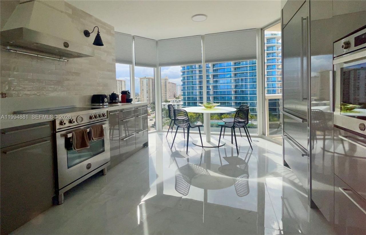 17555 Collins Ave , Unit 1001, Sunny Isles Beach, FL 33160 Photo