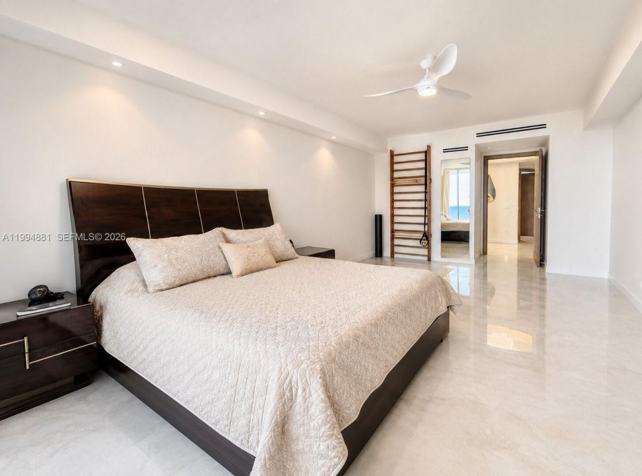 17555 Collins Ave, Unit 1001, Sunny Isles Beach, FL 33160 Photo
