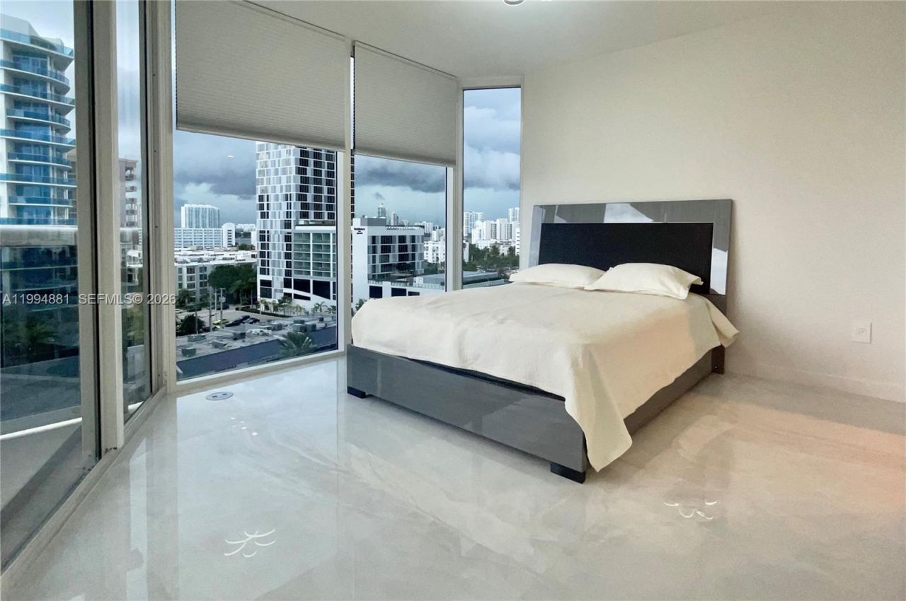 17555 Collins Ave , Unit 1001, Sunny Isles Beach, FL 33160 Photo