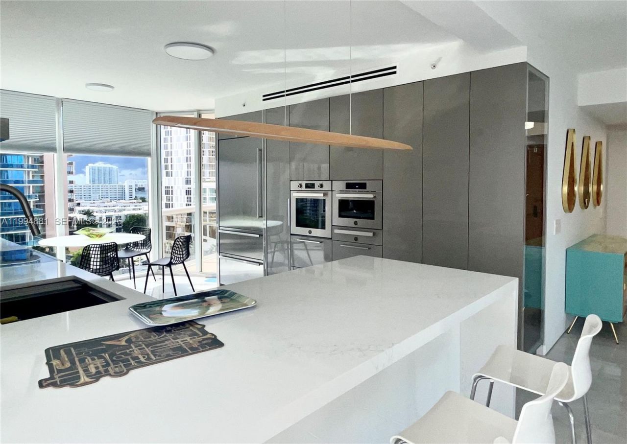 17555 Collins Ave , Unit 1001, Sunny Isles Beach, FL 33160 Photo