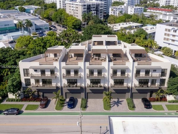9201 W Bay Harbor Dr , Bay Harbor Islands, FL 33154