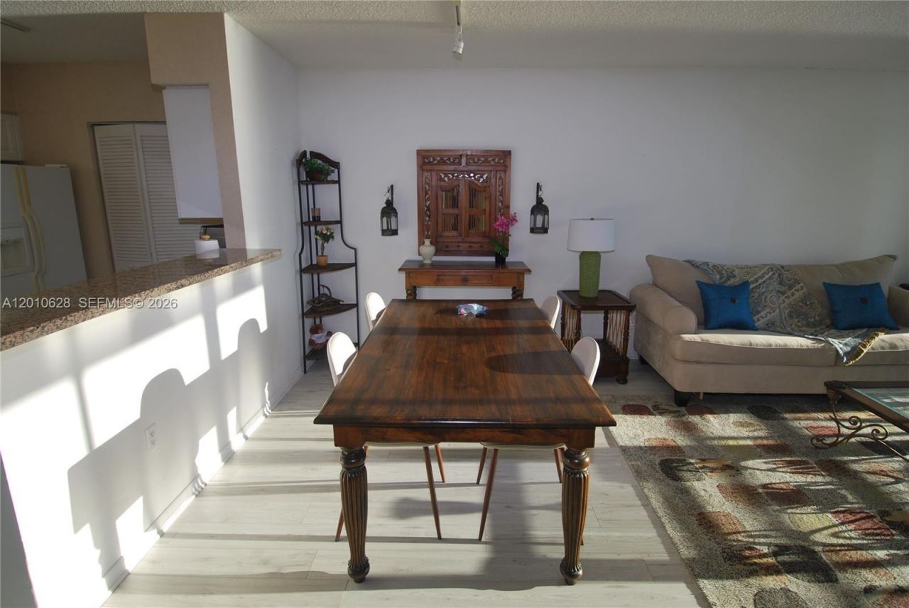 90 Alton Rd , Unit 2106, Miami Beach, FL 33139 Photo