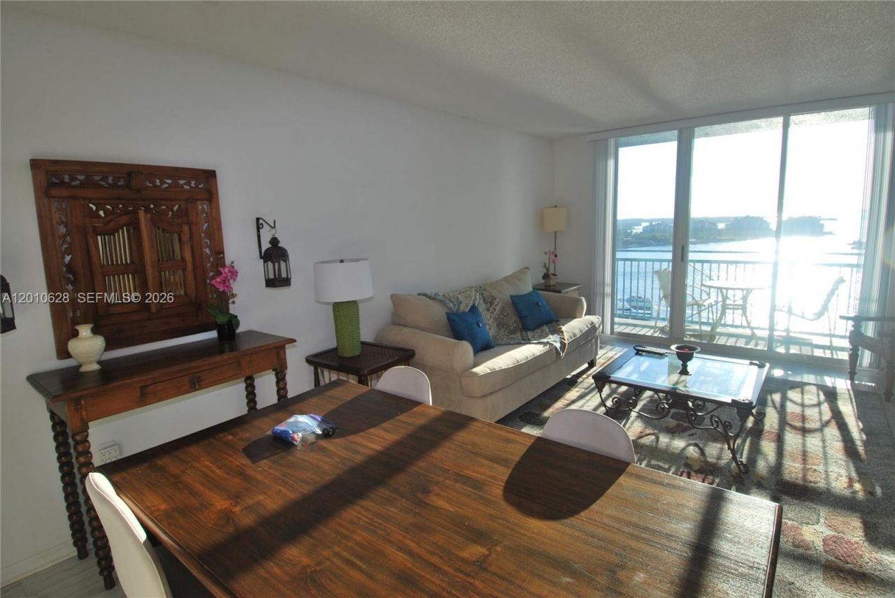 90 Alton Rd , Unit 2106, Miami Beach, FL 33139 Photo