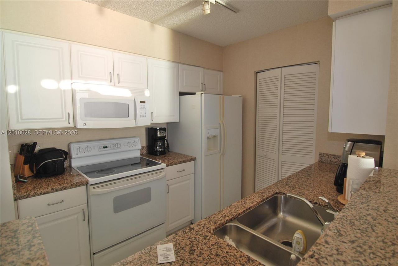 90 Alton Rd , Unit 2106, Miami Beach, FL 33139 Photo