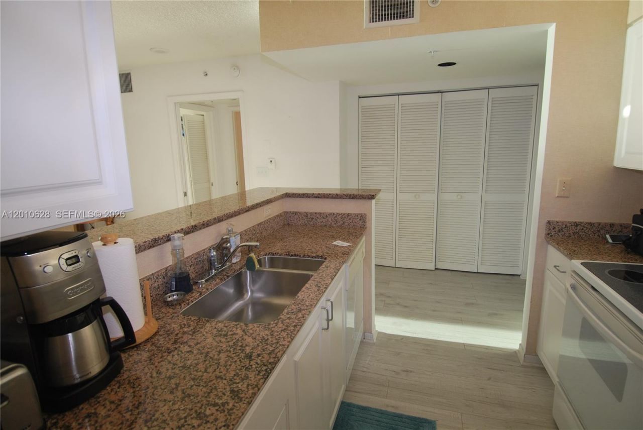 90 Alton Rd , Unit 2106, Miami Beach, FL 33139 Photo