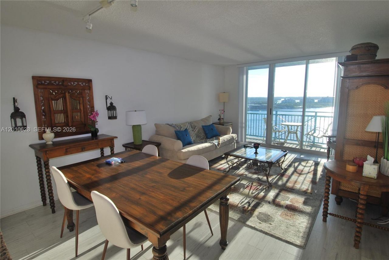 90 Alton Rd , Unit 2106, Miami Beach, FL 33139 Photo