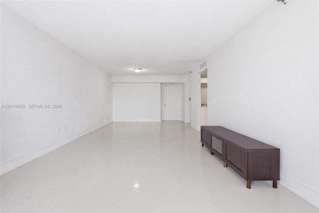 19195 NE 36th Ct , Unit 604, Aventura, FL 33180 Photo