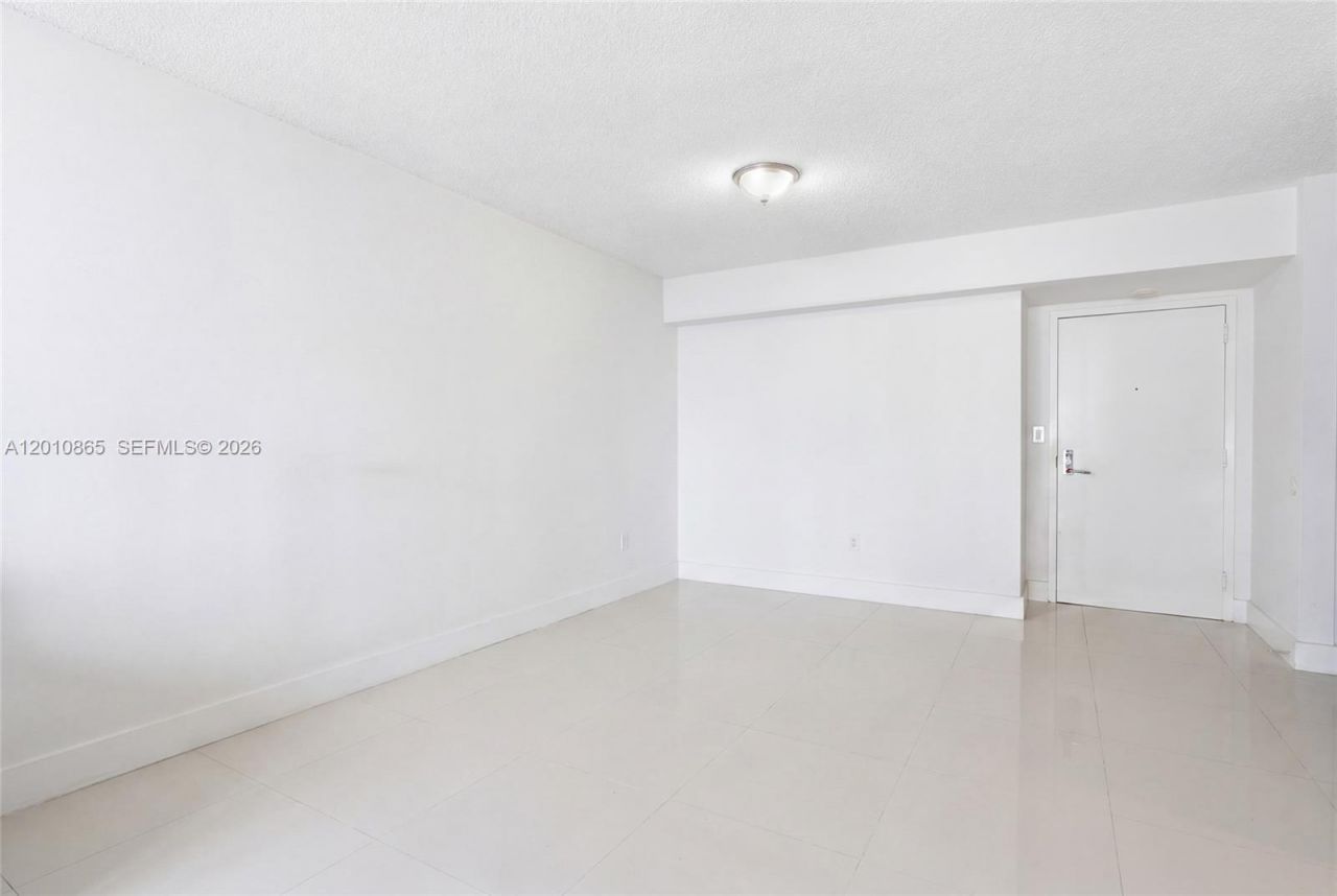 19195 NE 36th Ct , Unit 604, Aventura, FL 33180 Photo