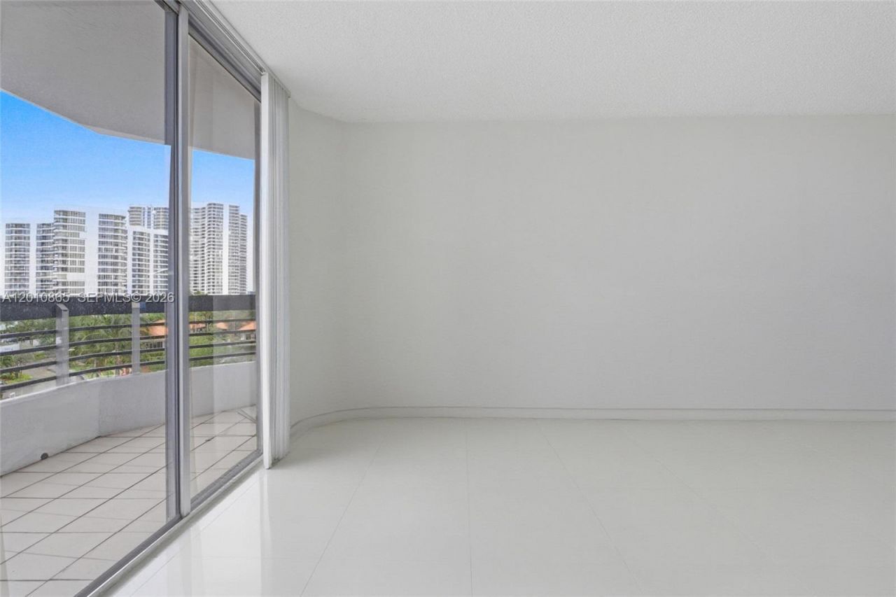 19195 NE 36th Ct , Unit 604, Aventura, FL 33180 Photo