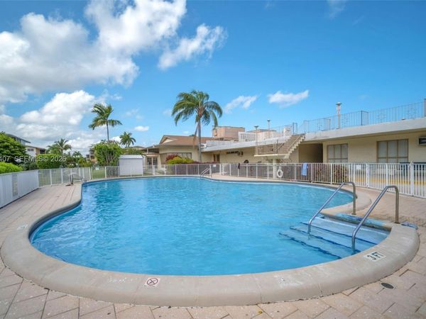 16901 NE 13th Ave, Unit 303, Miami, FL 33162