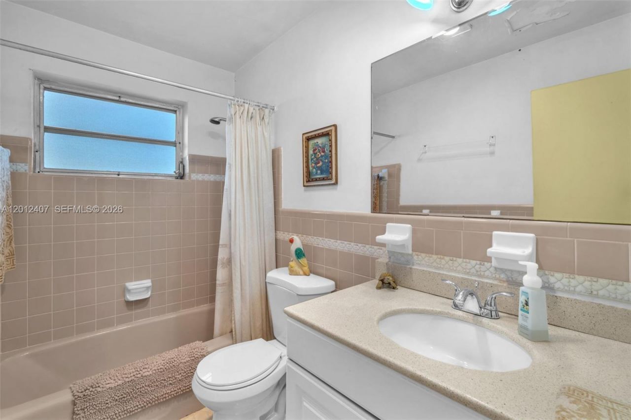 16901 NE 13th Ave, Unit 303, Miami, FL 33162 Photo
