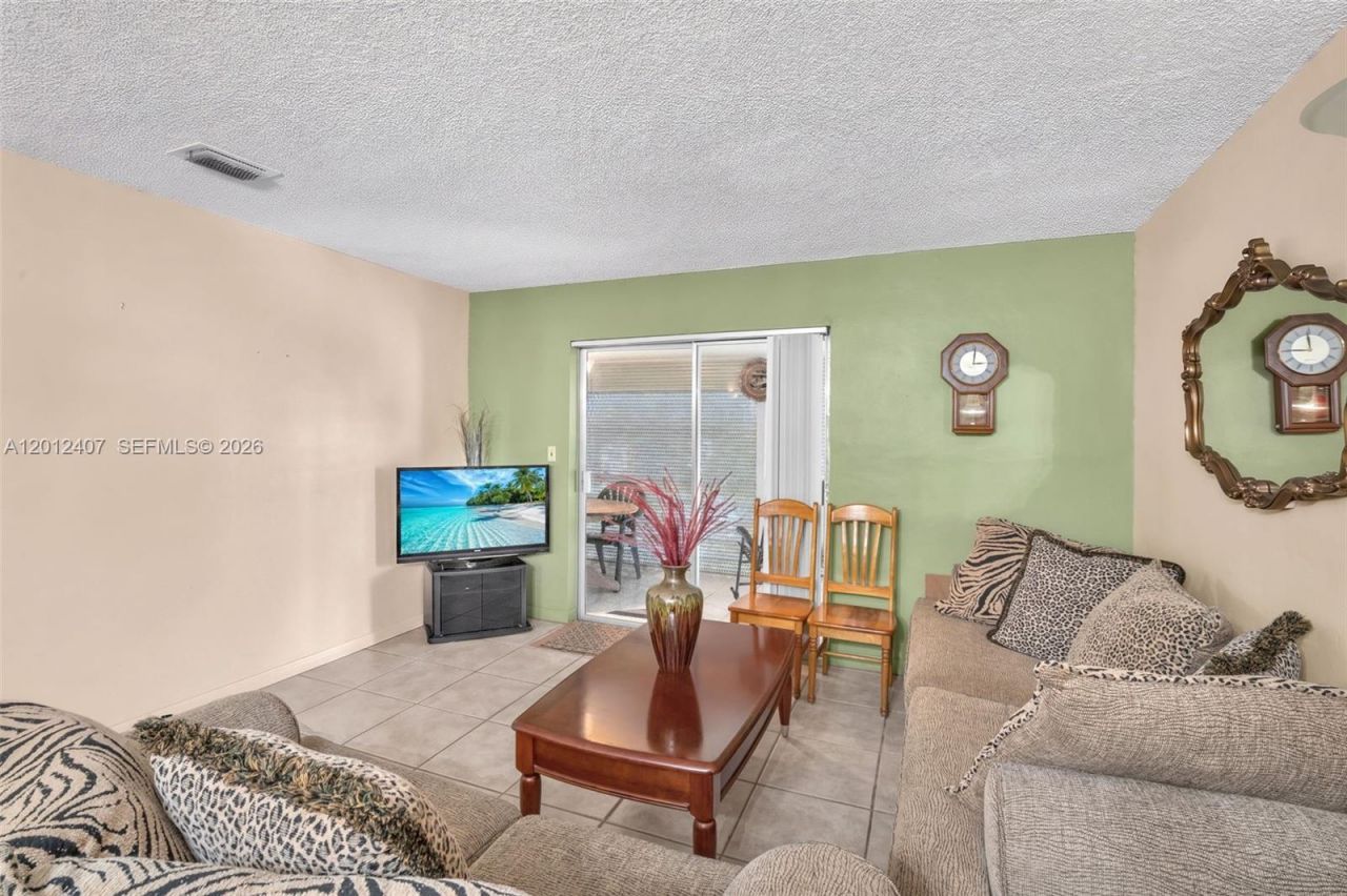 16901 NE 13th Ave, Unit 303, Miami, FL 33162 Photo