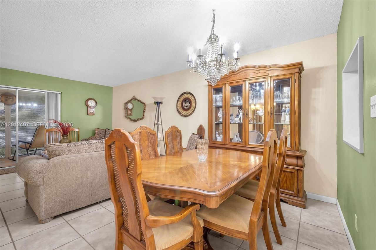 16901 NE 13th Ave, Unit 303, Miami, FL 33162 Photo