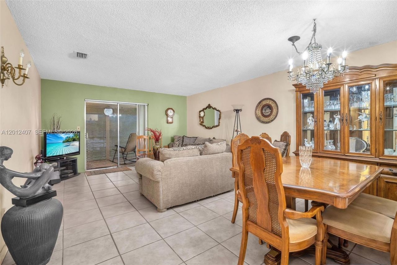 16901 NE 13th Ave, Unit 303, Miami, FL 33162 Photo