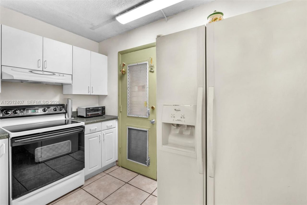 16901 NE 13th Ave, Unit 303, Miami, FL 33162 Photo