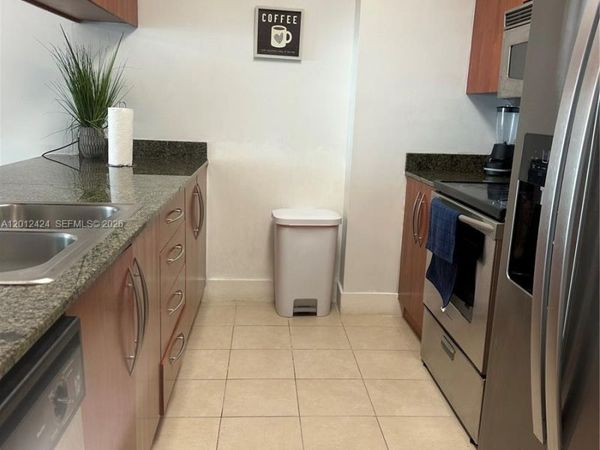 1200 Brickell Bay Dr , Unit 2304, Miami, FL 33131