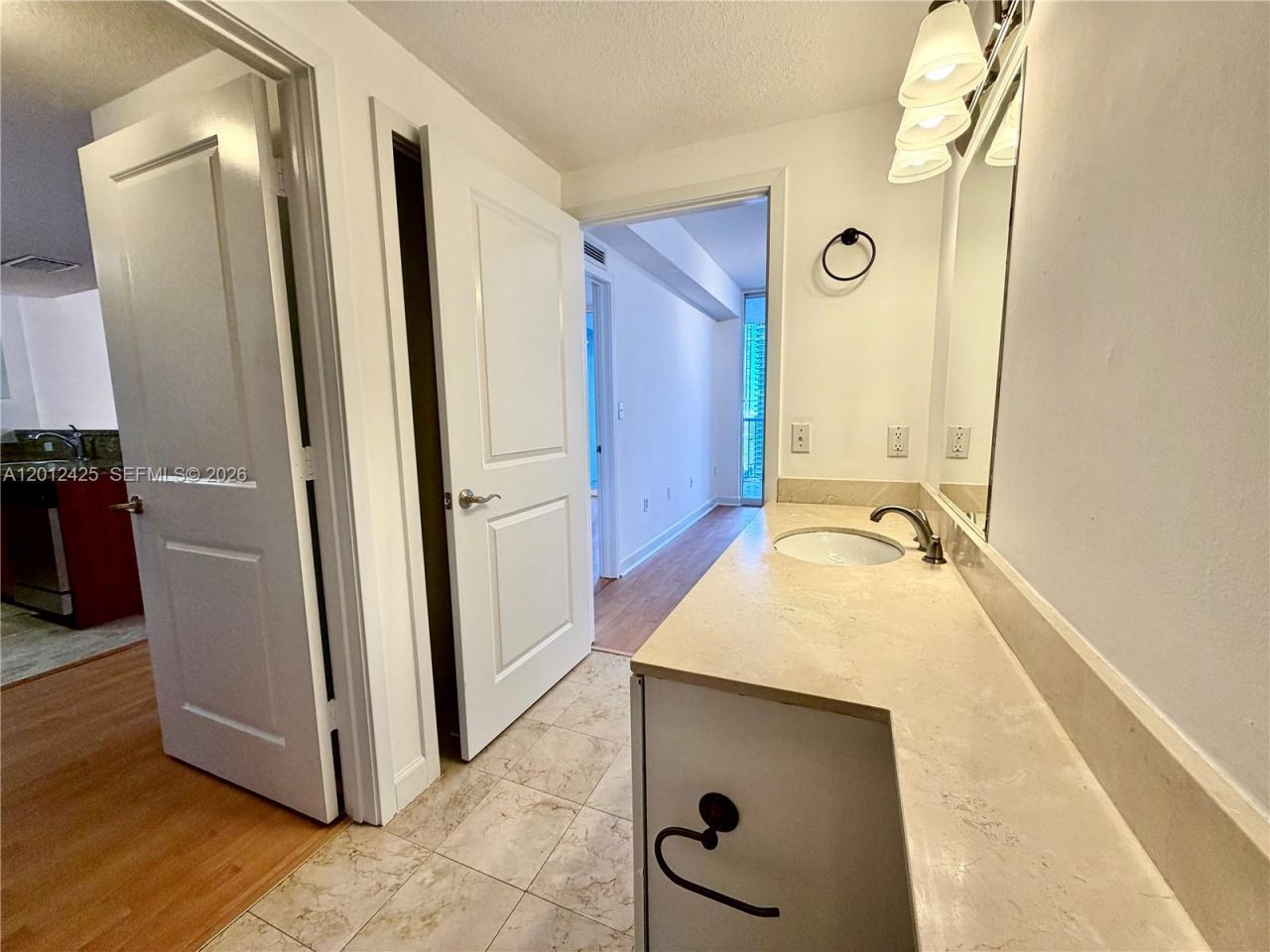 170 SE 14th St , Unit 2906, Miami, FL 33131 Photo