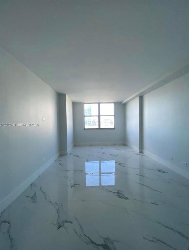 6039 Collins Ave, Unit 1033, Miami Beach, FL 33140 Photo
