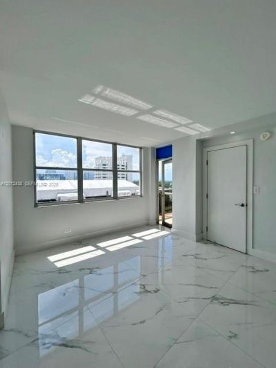 6039 Collins Ave, Unit 1033, Miami Beach, FL 33140 Photo