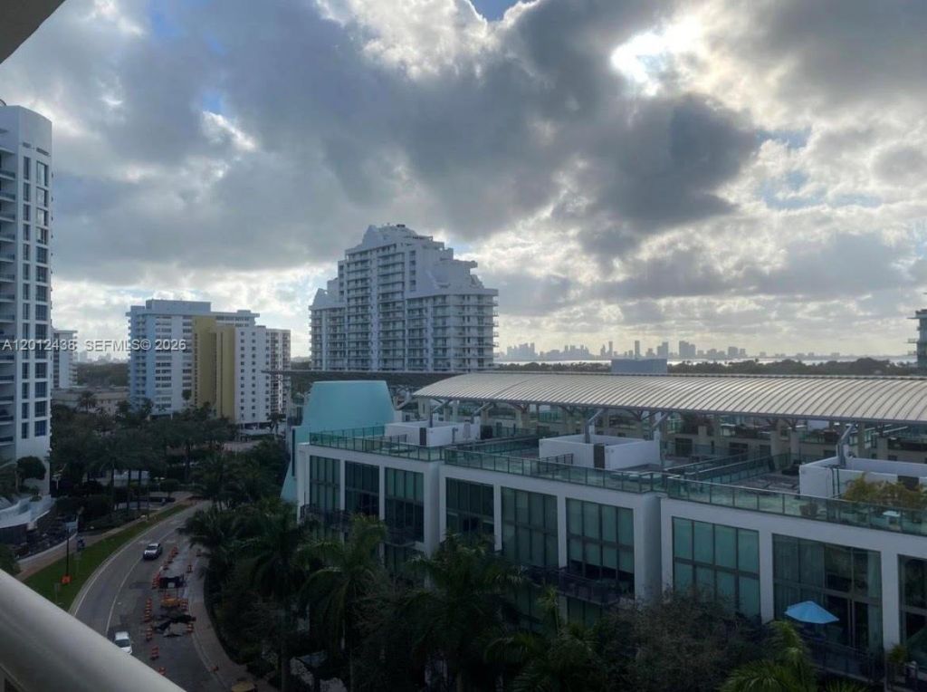 6039 Collins Ave, Unit 1033, Miami Beach, FL 33140 Photo