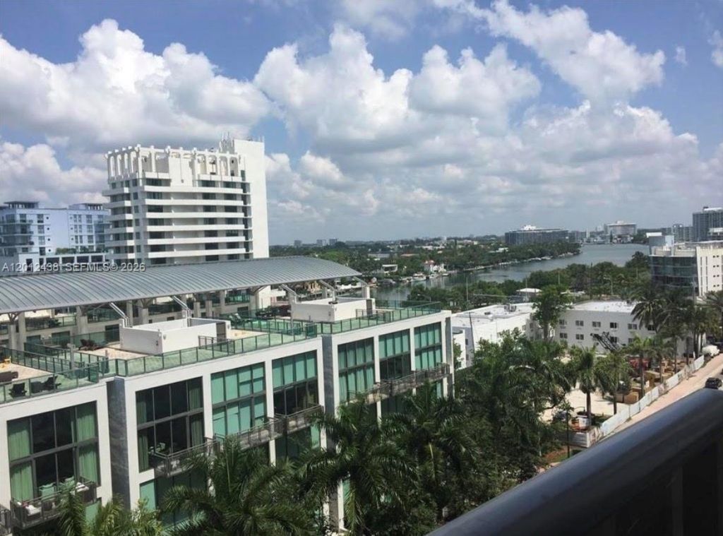 6039 Collins Ave, Unit 1033, Miami Beach, FL 33140 Photo