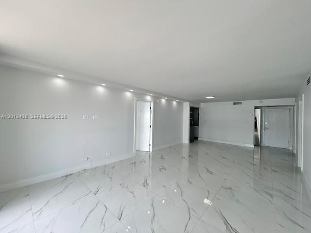 6039 Collins Ave, Unit 1033, Miami Beach, FL 33140 Photo