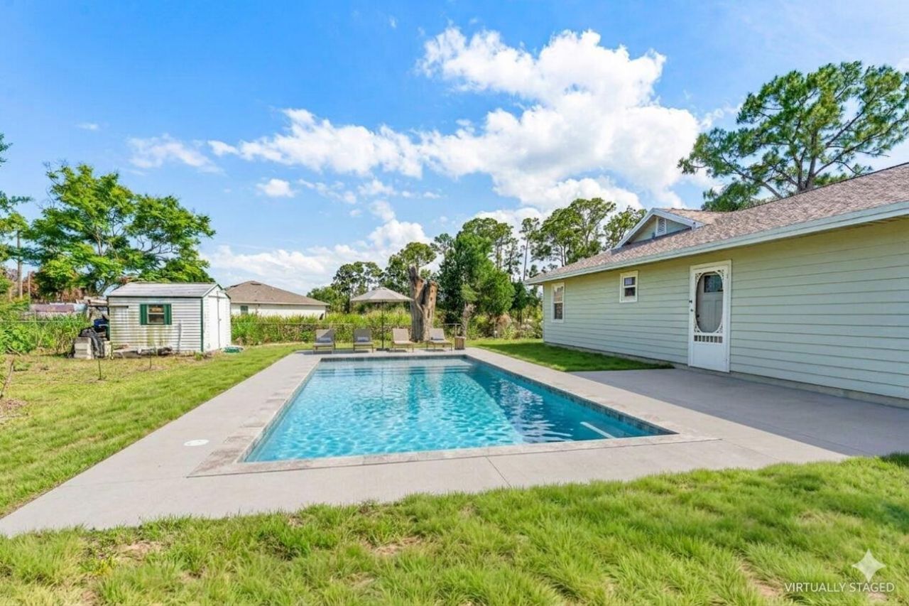 2411 SE Floresta Drive, Port Saint Lucie, FL 34984 Photo