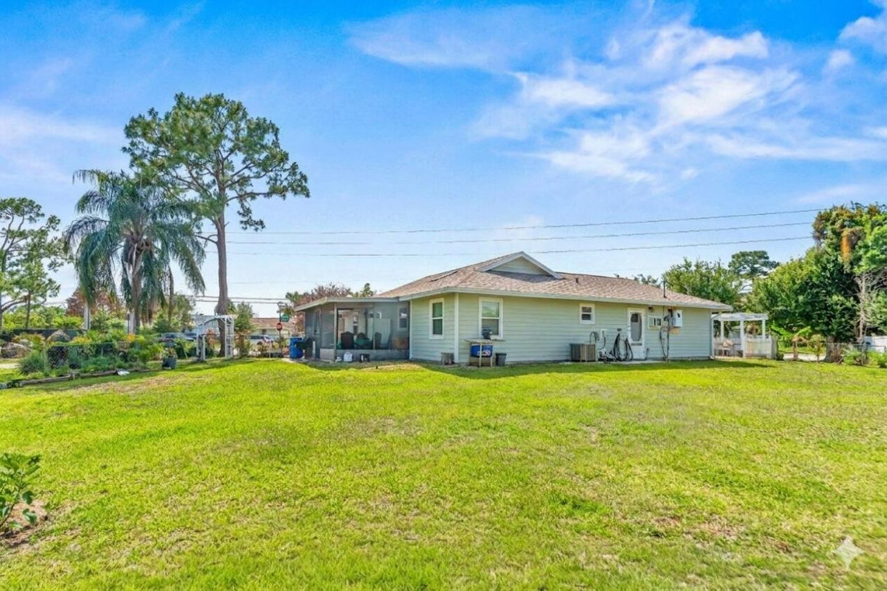 2411 SE Floresta Drive, Port Saint Lucie, FL 34984 Photo