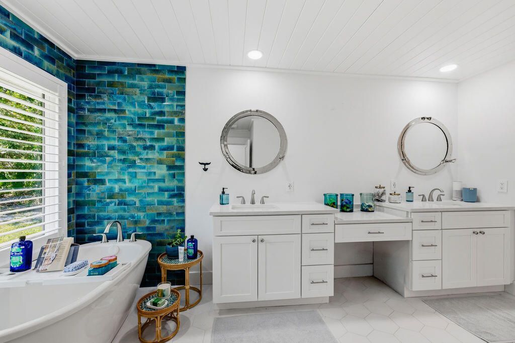 835 N East Stokes Terrace, Jensen Beach, FL 34957 Photo