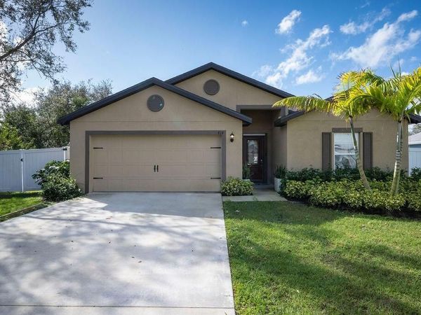 414 SW Dahled Avenue, Port St. Lucie, FL 34953